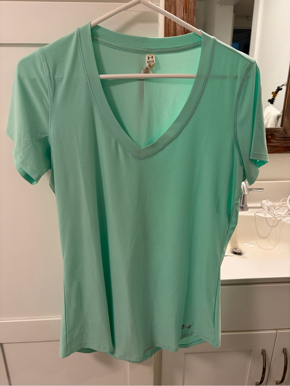 Under Armour Women's Mint Green V-Neck Short Sleeve Performance Tee